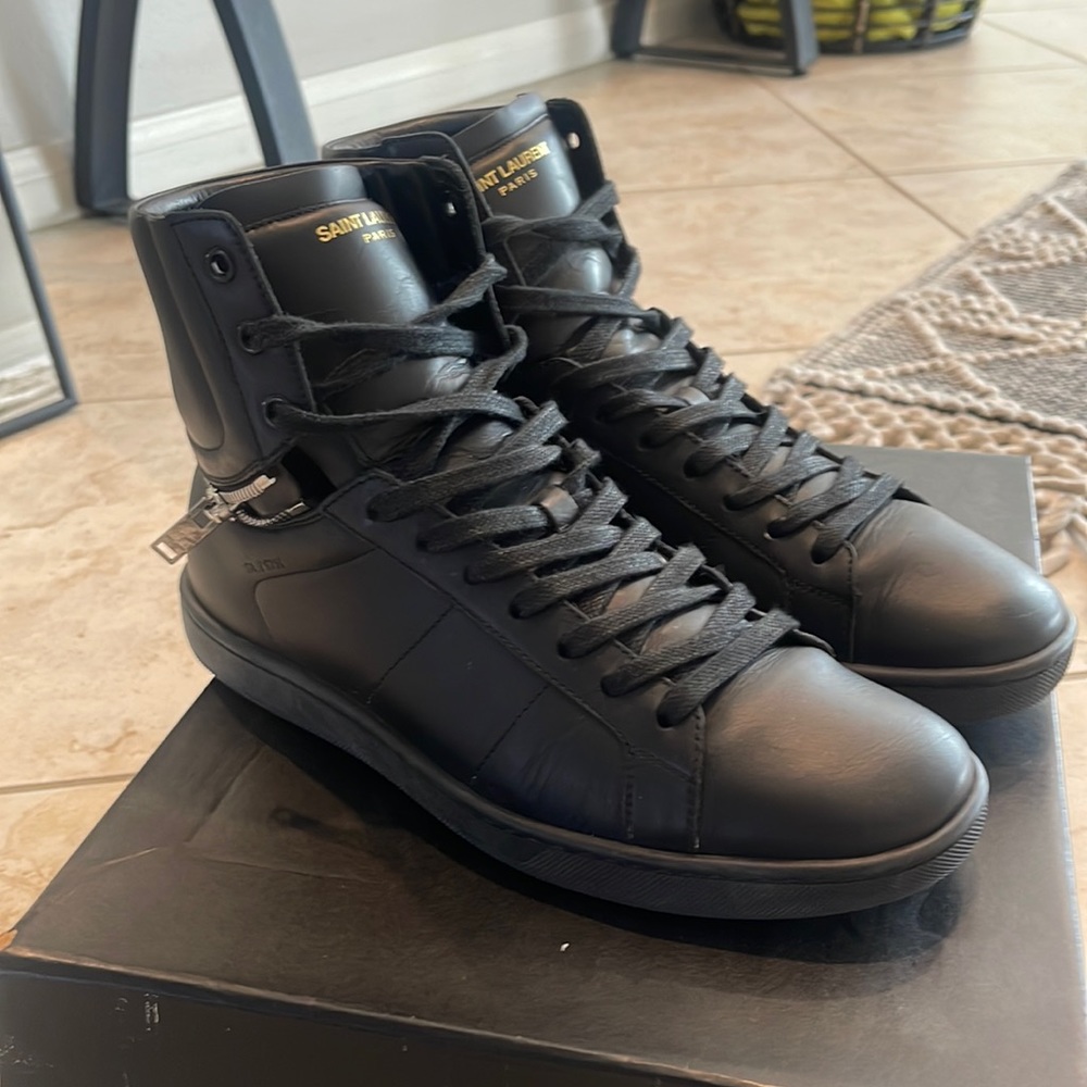 Saint Laurent Mens SL17H black leather sneakers